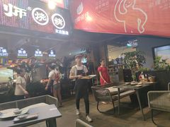 -何师烧烤Pro ·江湖川菜·小龙虾·精酿(太古里旗舰店)