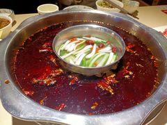 大骨鸳鸯火锅-大队长主题火锅(观音桥店)