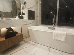 -上海虹桥祥源希尔顿酒店
