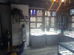 -视野联行眼镜蔡司·依视路官方授权店(顺城店)