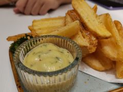 蓝威斯顿炸宽薯-池奈·咖喱蛋包饭(熙地港店)