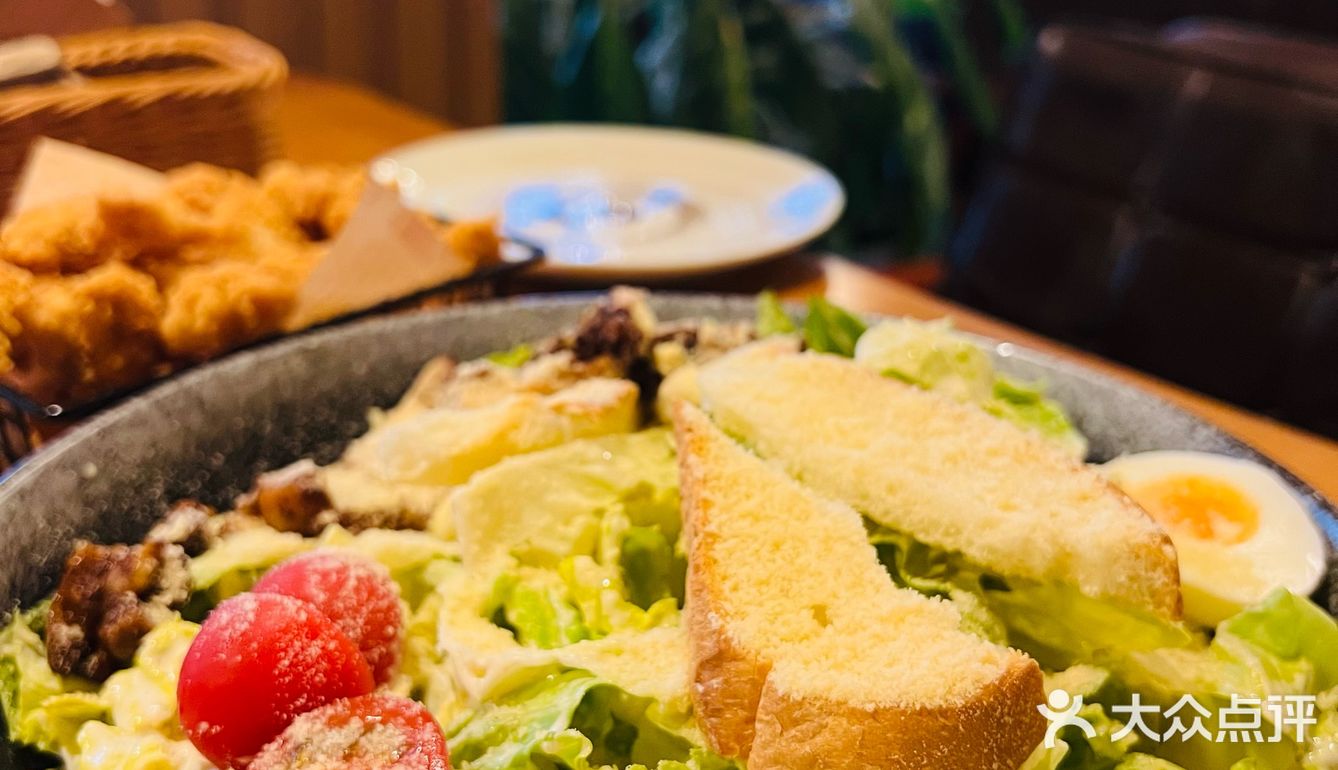 谁会拒绝吹着海风看着海浪享受美食呢！