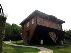 -金山农民画村-枫泾波兰倒置屋