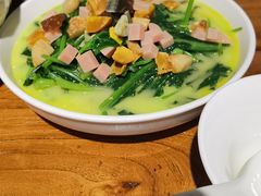 -金枝玉叶上海人家食府(三里河店)