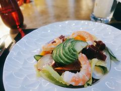 牛油果沙拉配油醋汁及烤核桃仁-恰餐厅CHAR Grill(北京三里屯洲际店)