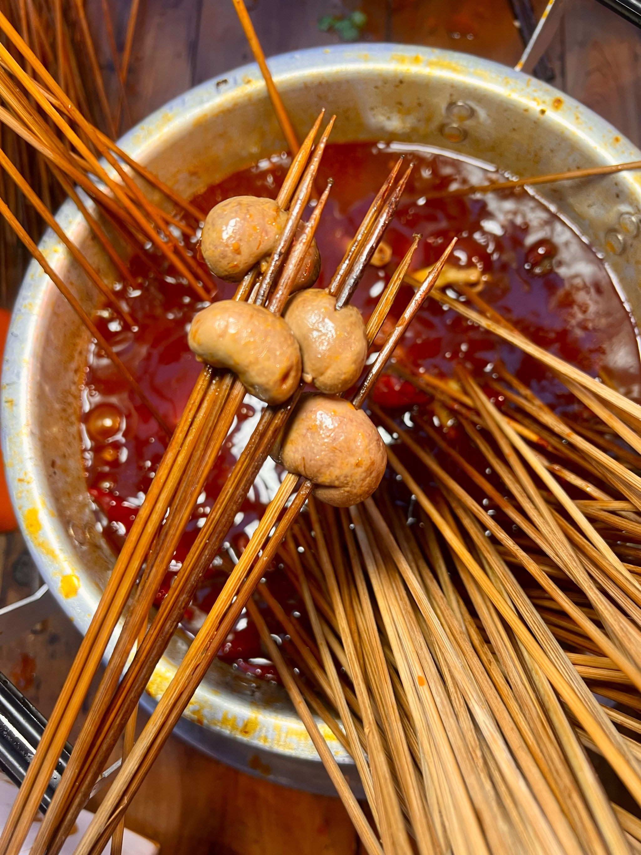 成都市井的锑锅串串