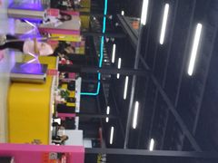 -嘿哟动霸CHUA·新潮玩运动娱乐中心·蹦床滑冰团建乐园