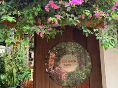 -Cuc Gach Quan Restaurant