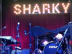 -鲨鱼美式餐厅酒吧Sharky