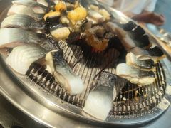 -围炉肉舍•炭烤活鳗•丹东海鲜烤肉(步行街店)