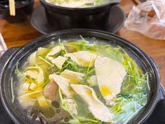 -丽虹云南过桥米线(兴工街店)