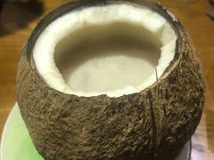 原盅椰汁菌香炖汤-十二舍·湯物素煮(江泰潤政店)