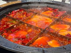 -爱你您·自家鱼塘·活水喷泉鱼火锅(八里店)