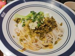 -霸蛮湖南菜·牛肉粉(荣京西街店)