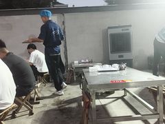 -小山羊功夫串·泰安烧烤·海鲜小炒老地摊店