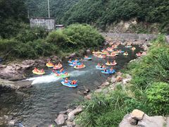 -安吉龙王山峡谷漂流
