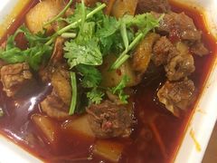 萝卜烧牛腩-曾牛肉