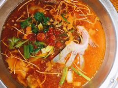 -野山舂·贵州现舂酸汤火锅(鸿通城店)