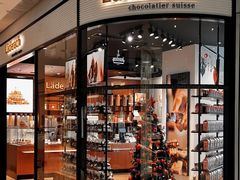 -Laderach 莱德拉(上海环贸iapm店)