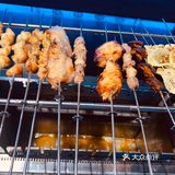 环境干净、整洁、卫生 每桌一个烤架,自动旋转炭烤