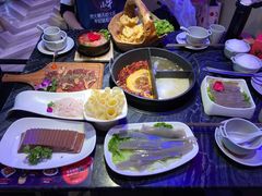 -热火朝天鲜切牛肉火锅(南强街巷店)