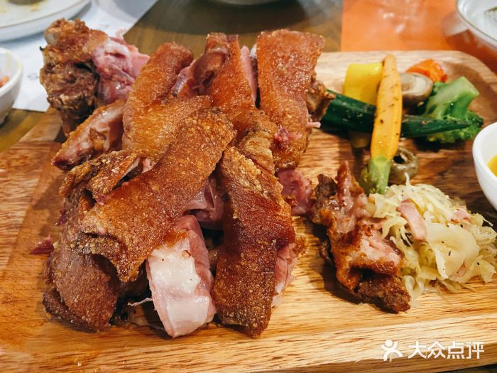 德国酸菜芥末猪肘