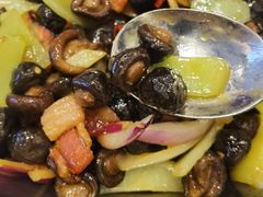 -万龙洲海鲜(大兴绿地缤纷城店)