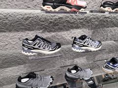 -SALOMON萨洛蒙(青岛海信店)