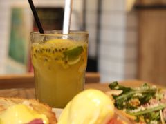 -Common Table · Brunch & Coffee