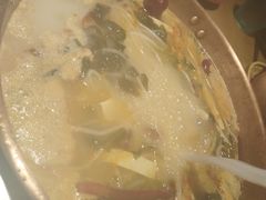 -洱火云南酸菜牛肉火锅(石景山当代商城店)