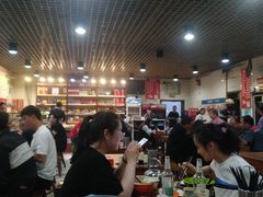大堂-豫老三牛肉拉面(南阳路店)