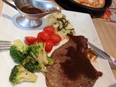 臻选嫩肩牛排-必胜客(瑞虹店)