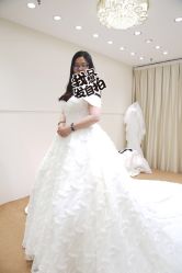 -觅白婚纱礼服馆