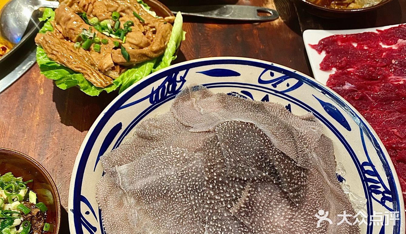 市井味巨浓的重庆老火锅🥘