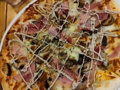 火腿蘑菇披萨-城市大道红炉披萨烘焙坊