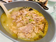 秘制酸汤肥牛-鹿港小镇(悠唐店)