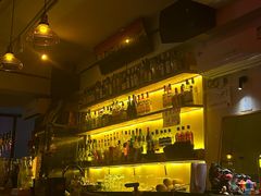 -Mx.cocktail bar