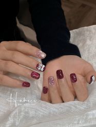 -花岐款式专研健康美甲沙龙