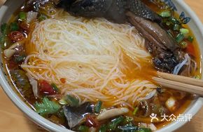 Chicken and Chicken Offal Rice Noodles