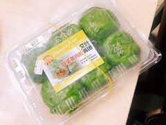 艾叶咸蛋黄肉松青团-王家沙点心店(南京西路总店)