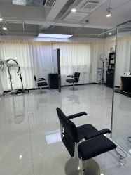 -V7 HAIR SALON