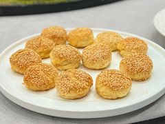 蟹黄烧饼-留芳·文旅古月楼(老街店)