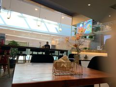 -POKEE VIA&Brunch·维娅(重庆来福士店)