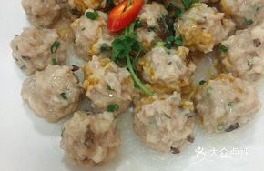 Steamed Pork Meatballs with Vermicelli
