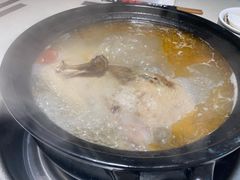 -烧哥美蛙肥肠鱼火锅·十五年社区店