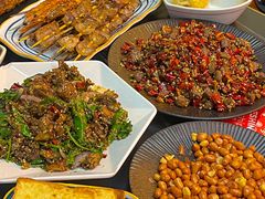 -许哥东北烧烤·铁丳烤串·宫后夹肉(繁花中心店)