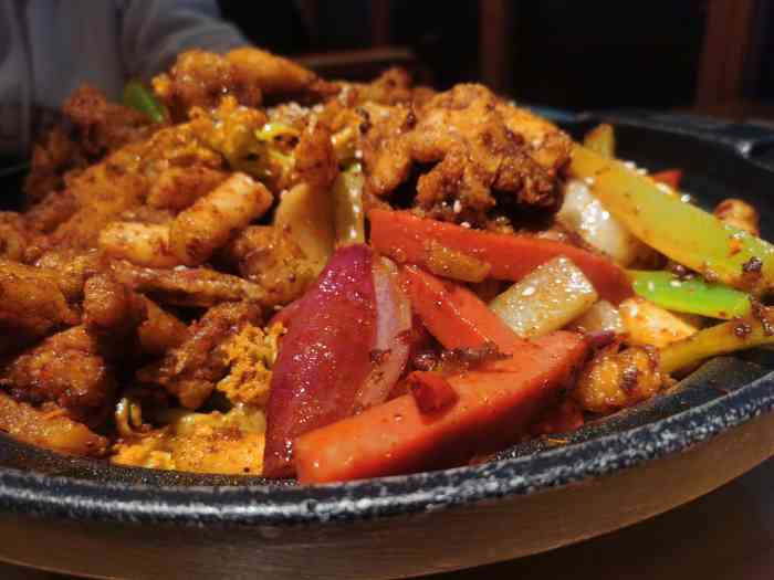 渝蛙馆(八佰伴店)-"来镇江玩,昨天吃了7楼的周二小姐,今天吃.