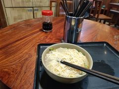 -亮亮面馆(经六路店)