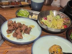 -明洞阿姨·韩式酱蟹烤肉·创意料理(三元桥店)