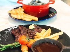 -La Mer Restaurant & Lounge